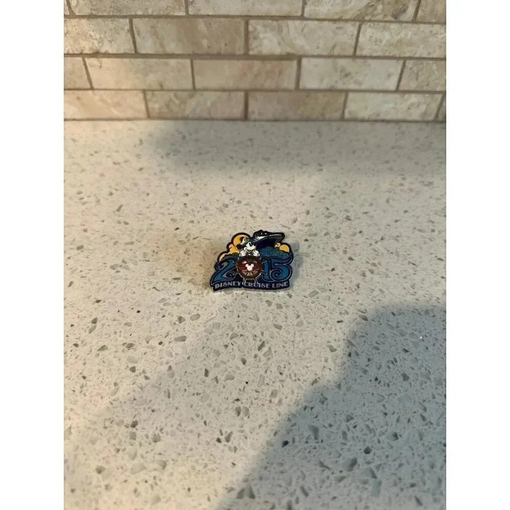 Disney Cruise Line Pin - Mickey Mouse‎ 2015  sd